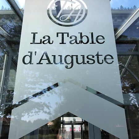 La Table D'Auguste Hotel Dour Eksteriør billede