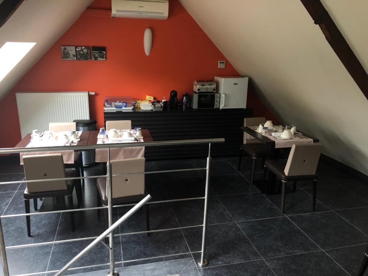 La Table D'Auguste Hotel Dour Eksteriør billede